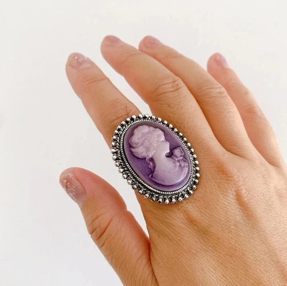 Vintage Lavender Grecian Lady Cameo Adjustable Ring - Picture 4 of 6